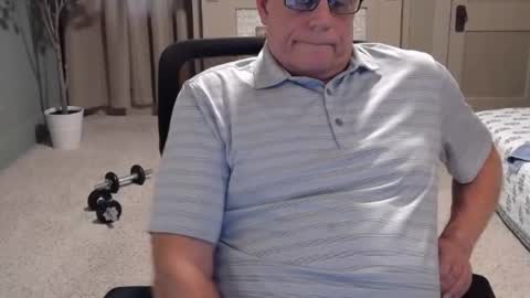 Snapshot of buttnakedfun954737 chatting on 21, 1, 2025 Miles online show from 21, 1, 2025