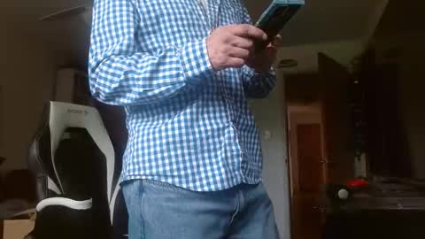 Snapshot of bwall1425 chatting on 6, 5, 2026 bwall1425 online show from 6, 5, 2026