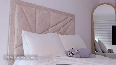 Snapshot of by_juliana chatting on 27, 7, 2026 online show from 27, 7, 2026