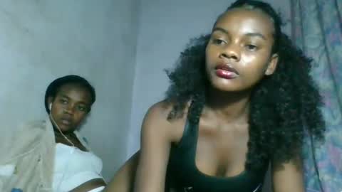 Snapshot of caella98 chatting on 7, 5, 2026 caella98 online show from 7, 5, 2026