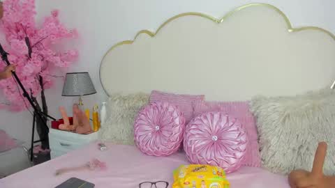 Cahitlin  online show from 1, 10, 2025