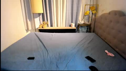 C A I T L Y N online show from 2, 11, 2025