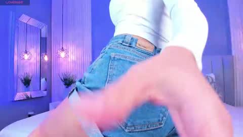 Snapshot of caitlyncouper chatting on 9, 9, 2025 Caitlyn online show from 9, 9, 2025
