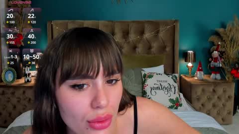 Snapshot of calimoon_ chatting on 4, 1, 2025 Cali online show from 4, 1, 2025