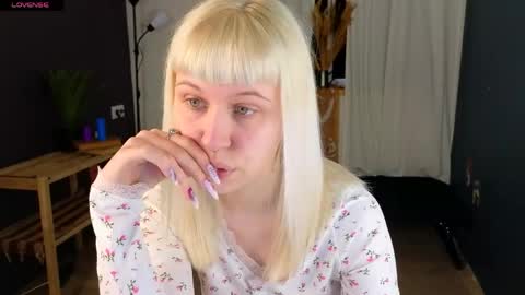 Snapshot of call_me_heaven chatting on 31, 5, 2026 Good girl Ann online show from 31, 5, 2026