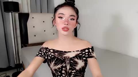 Snapshot of call_me_nina chatting on 17, 5, 2026 call_me_nina online show from 17, 5, 2026