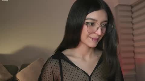   online show from 17, 4, 2026