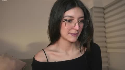 Snapshot of call_me_rosie chatting on 18, 4, 2026 online show from 18, 4, 2026