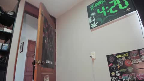 Snapshot of callsmoke chatting on 19, 12, 2024 Emma online show from 19, 12, 2024
