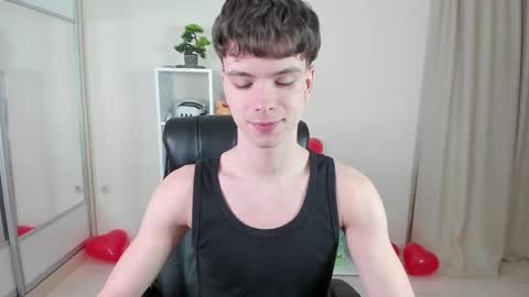 Snapshot of calvin_loves_you chatting on 14, 2, 2025 Hey I am Calvin online show from 14, 2, 2025
