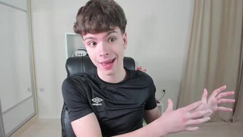 Snapshot of calvin_loves_you chatting on 22, 2, 2025 Hey I am Calvin online show from 22, 2, 2025
