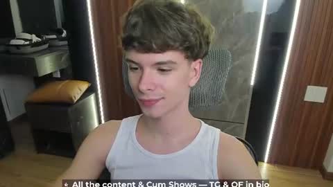 Snapshot of calvin_loves_you chatting on 23, 6, 2026 Hey I am Calvin online show from 23, 6, 2026