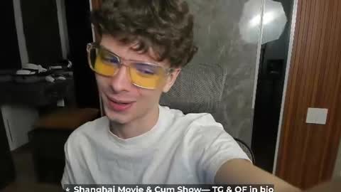 Snapshot of calvin_loves_you chatting on 28, 6, 2026 Hey I am Calvin online show from 28, 6, 2026