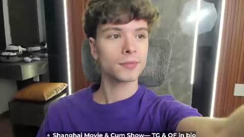 Snapshot of calvin_loves_you chatting on 1, 7, 2026 Hey I am Calvin online show from 1, 7, 2026