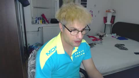 Snapshot of calvinjohnlad chatting on 12, 3, 2025 Calvinjohnlad online show from 12, 3, 2025