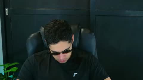 camara110 online show from 16, 2, 2025