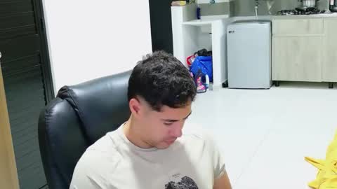 Snapshot of camara110 chatting on 3, 3, 2026 camara110 online show from 3, 3, 2026