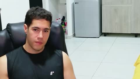 Snapshot of camara110 chatting on 7, 5, 2026 camara110 online show from 7, 5, 2026