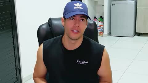 Snapshot of camara110 chatting on 19, 5, 2026 camara110 online show from 19, 5, 2026