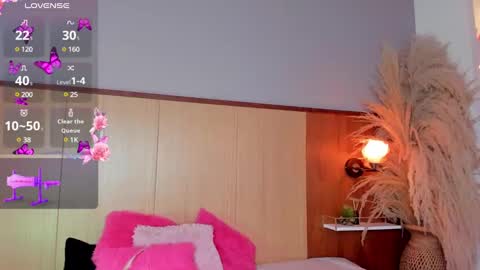 Snapshot of camiestrada chatting on 7, 2, 2025 camiestrada online show from 7, 2, 2025