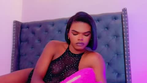 Snapshot of camiestrada chatting on 1, 10, 2025 camiestrada online show from 1, 10, 2025