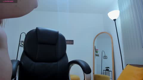 Camila online show from 8, 12, 2024