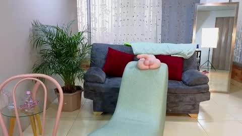 Snapshot of camil_milfdream chatting on 7, 2, 2025 Camil online show from 7, 2, 2025