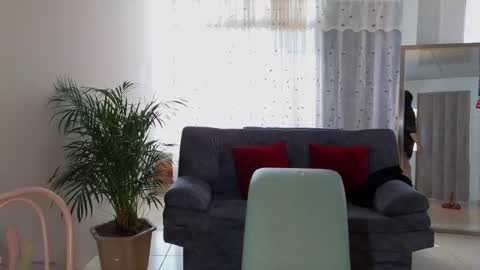 Snapshot of camil_milfdream chatting on 8, 3, 2025 Camil online show from 8, 3, 2025