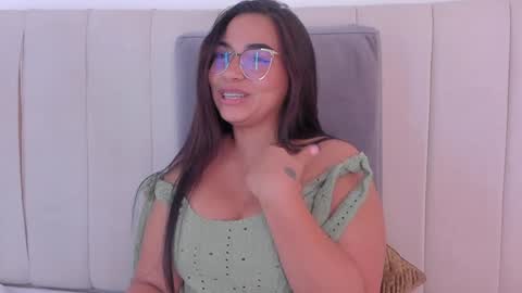 Snapshot of camila_adams chatting on 5, 1, 2025 Cami online show from 5, 1, 2025