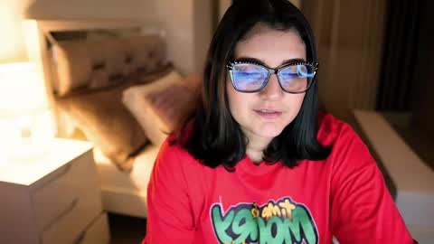 Snapshot of camila_buitrago chatting on 16, 9, 2025 Camila buitrago online show from 16, 9, 2025