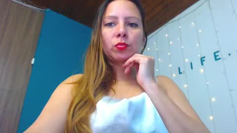 Snapshot of camila_delarosa chatting on 5, 12, 2024 camila online show from 5, 12, 2024