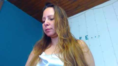 Snapshot of camila_delarosa chatting on 12, 1, 2025 camila online show from 12, 1, 2025