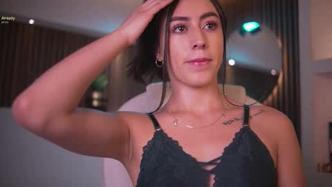 Snapshot of camila_martinez9 chatting on 2, 10, 2025 camila_martinez9 online show from 2, 10, 2025