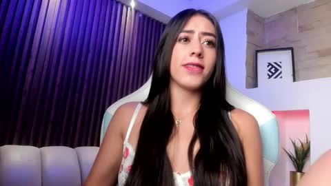 camila_martinez9 online show from 15, 4, 2026