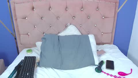 Camila online show from 15, 11, 2025