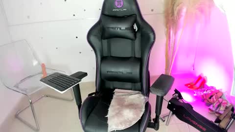 natalia bigpeach online show from 22, 1, 2025