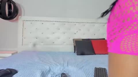 Cami thomsson online show from 21, 12, 2024