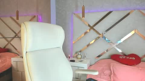 camila online show from 15, 4, 2026