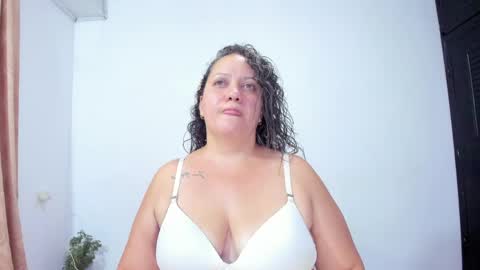 Snapshot of camilaa_foxxx chatting on 31, 5, 2026 camilaa foxxx online show from 31, 5, 2026