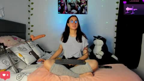 CAMILAA LEE  online show from 4, 3, 2025