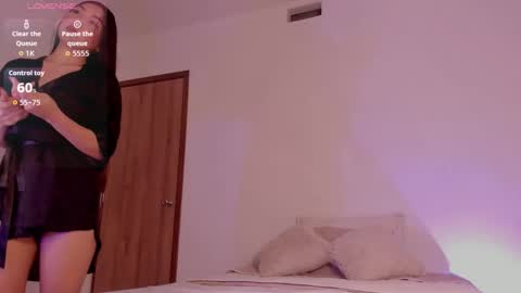 Snapshot of camile_histon chatting on 3, 10, 2025 Camile online show from 3, 10, 2025