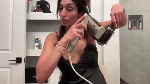 camiliakxoxo online show from 9, 3, 2025