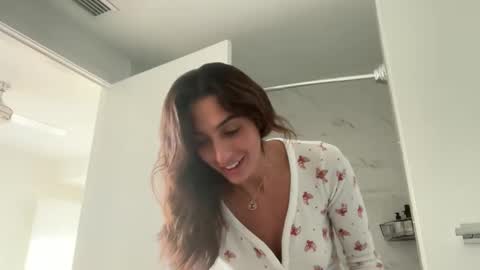 camiliakxoxo online show from 2, 11, 2025