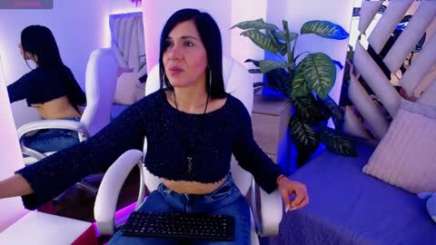 Snapshot of camille_halls chatting on 19, 1, 2025 Camille online show from 19, 1, 2025