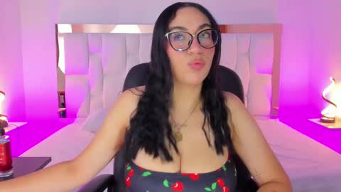 Snapshot of camille_juicy chatting on 11, 9, 2025 Camille online show from 11, 9, 2025