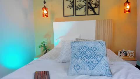 Camille Lynn online show from 24, 2, 2025