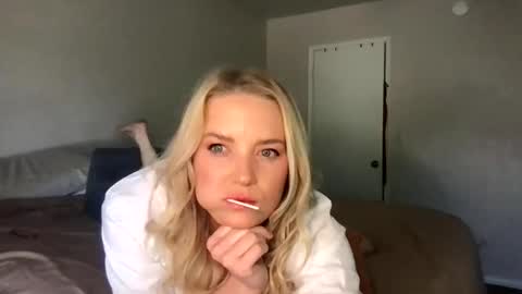 camilleclairexo online show from 20, 4, 2026