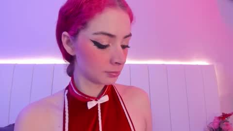 C A M I L L E N    Help me get to the top online show from 19, 11, 2025