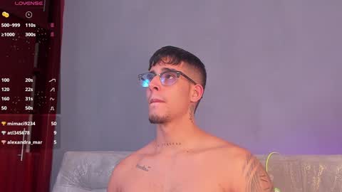 Snapshot of camilo_ospina_ chatting on 30, 12, 2024 INDEPENDENT MODEL online show from 30, 12, 2024