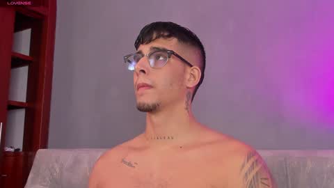 Snapshot of camilo_ospina_ chatting on 13, 1, 2025 INDEPENDENT MODEL online show from 13, 1, 2025